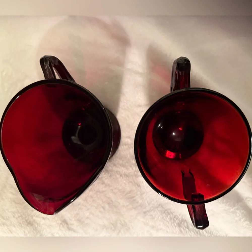 Vintage Anchor Hocking Royal Ruby Creamer and Sugar Bowl Set. No chips / cracks.